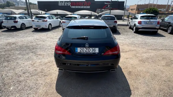 Mercedes-Benz CLA 200 d Shooting Brake Urban 12
