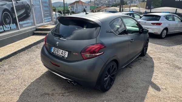 Peugeot 208 1.6 e-THP GTi by Sport 8