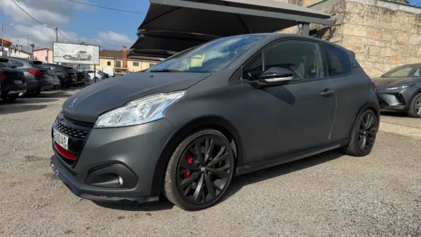 Peugeot 208 1.6 e-THP GTi by Sport 1