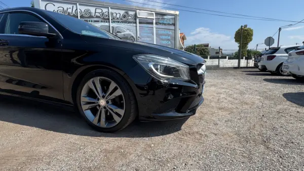 Mercedes-Benz CLA 200 d Shooting Brake Urban 8