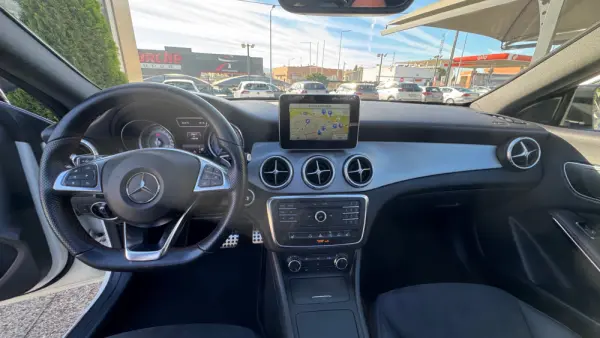Mercedes-Benz CLA 220 (CDI) d 7G-DCT AMG Line 32