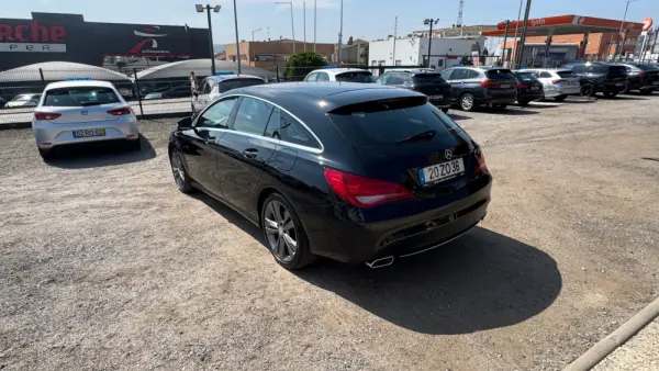 Mercedes-Benz CLA 200 d Shooting Brake Urban 13