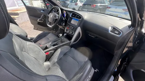 Citroen DS4 1.6 e-HDi So Chic 21