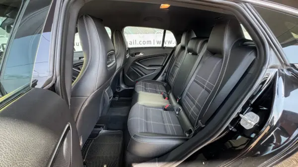 Mercedes-Benz CLA 200 d Shooting Brake Urban 30