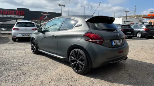 Peugeot 208 1.6 e-THP GTi by Sport 12