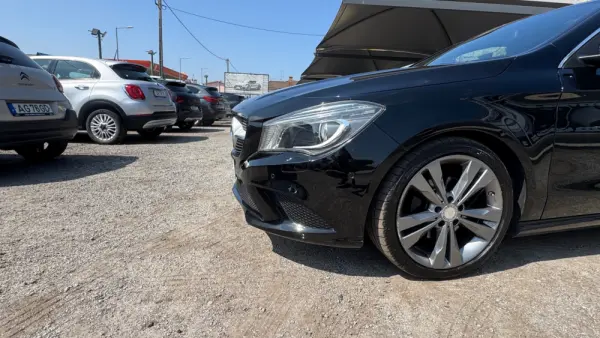 Mercedes-Benz CLA 200 d Shooting Brake Urban 3