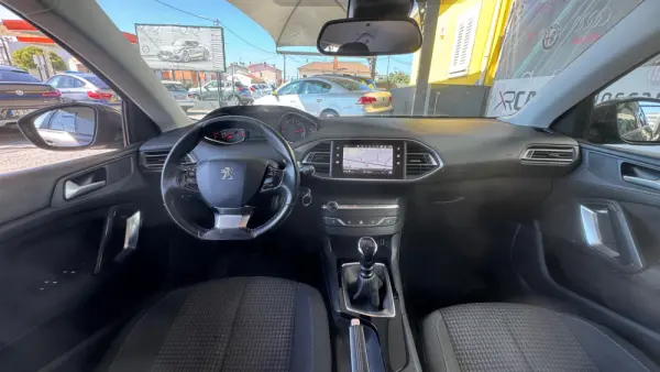 Peugeot 308 SW 1.5 BlueHDi Style 20