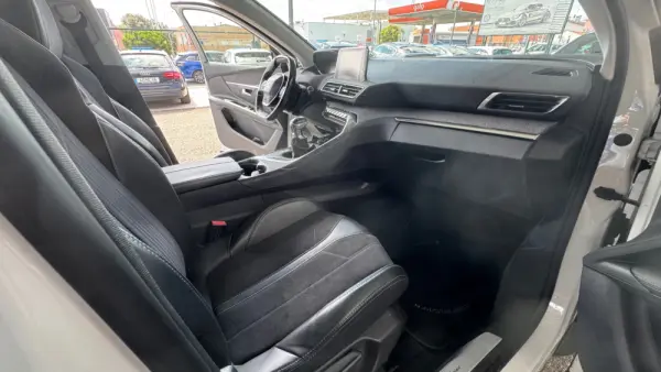 Peugeot 3008 2.0 BlueHDi Allure J18 27