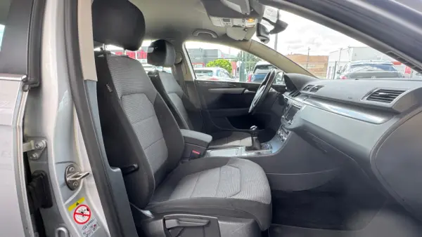 Volkswagen Passat 1.6 TDI BlueMotion 43