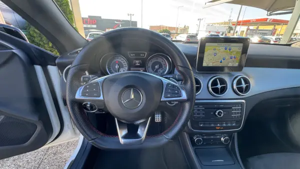 Mercedes-Benz CLA 220 (CDI) d 7G-DCT AMG Line 33