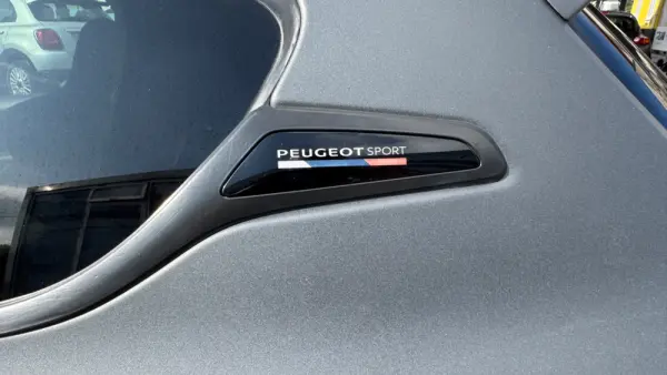 Peugeot 208 1.6 e-THP GTi by Sport 14