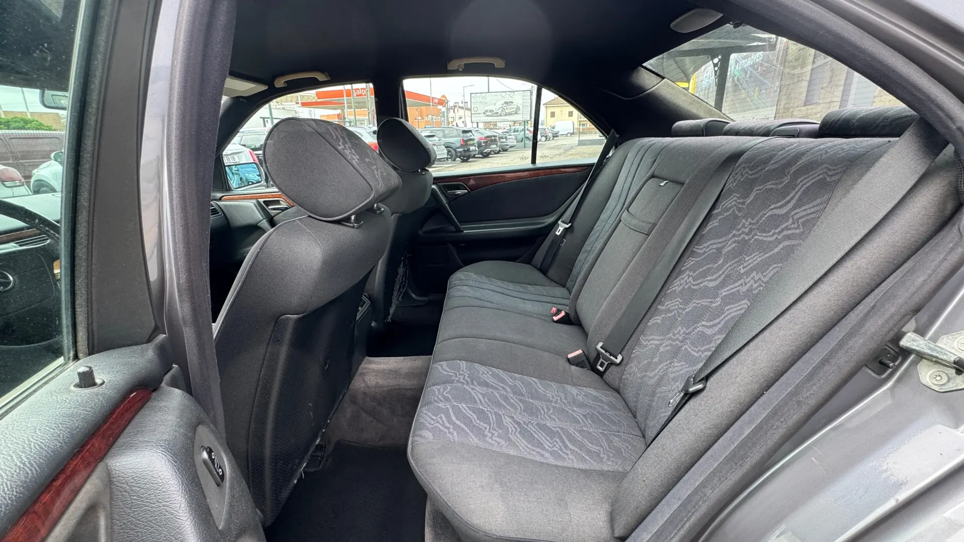 Mercedes-Benz E 220 CDI Classic 10