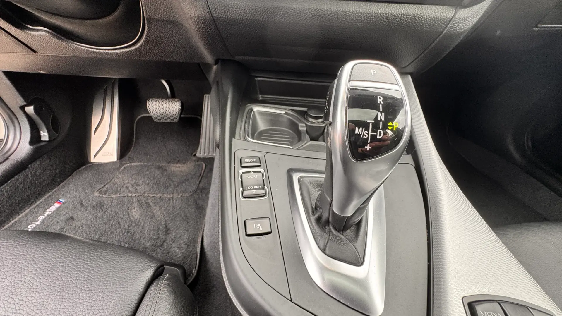BMW 120 d Pack M Auto 38