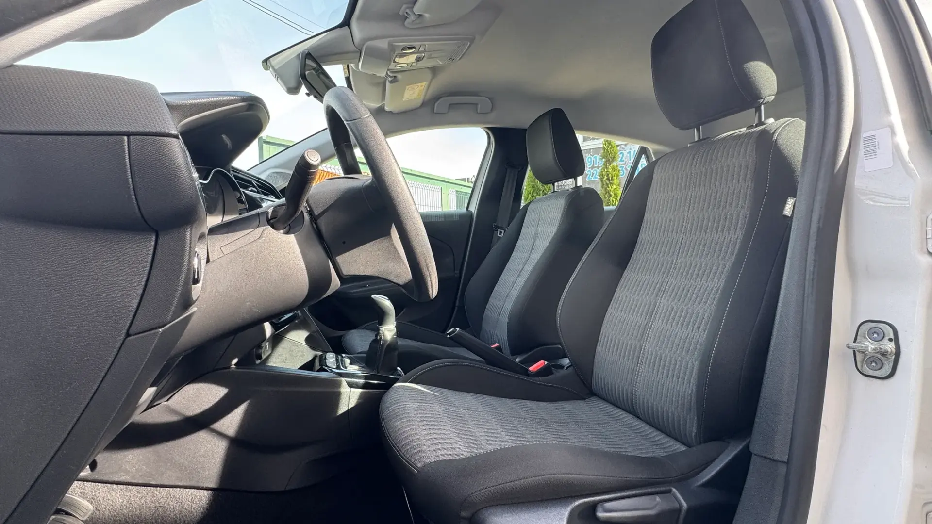 Opel Corsa 1.2 Edition 11