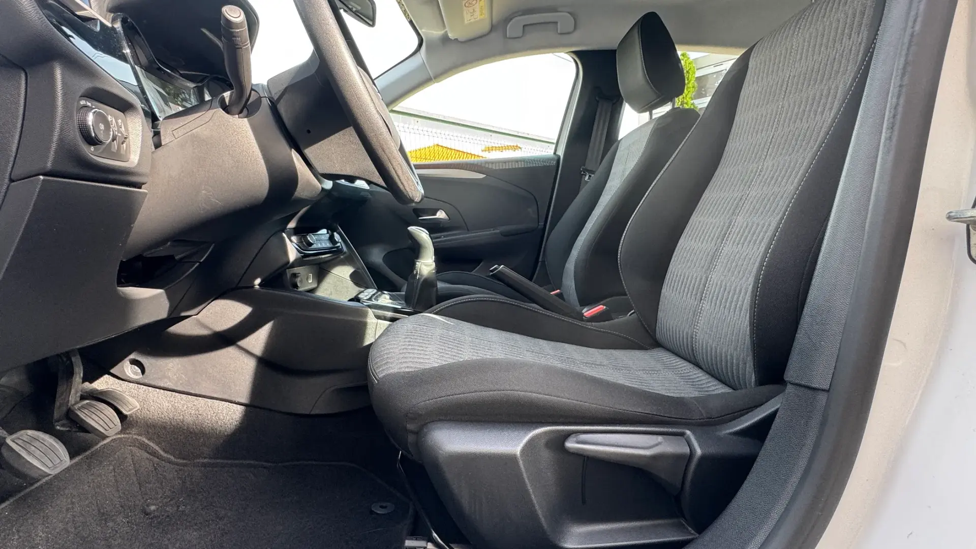 Opel Corsa 1.2 Edition 12