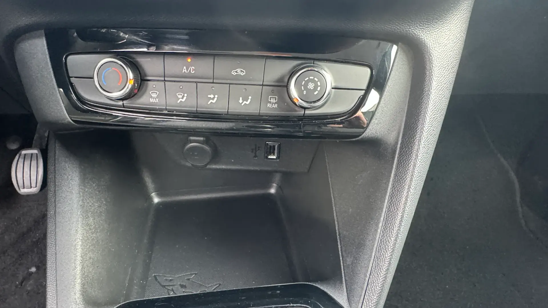 Opel Corsa 1.2 Edition 32