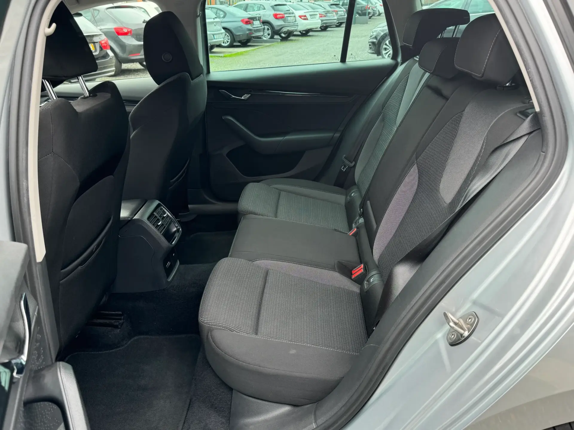 Skoda Octavia Break 2.0 TDI Ambition DSG 19