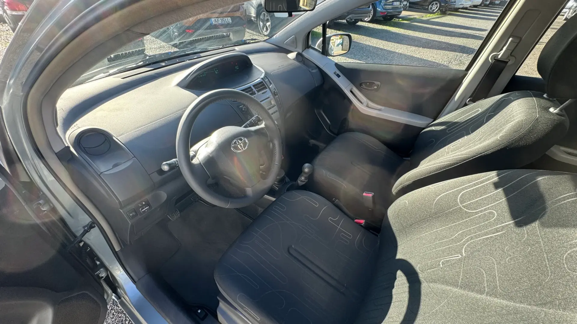 Toyota Yaris 1.0 VVT-i Comfort+AC 14