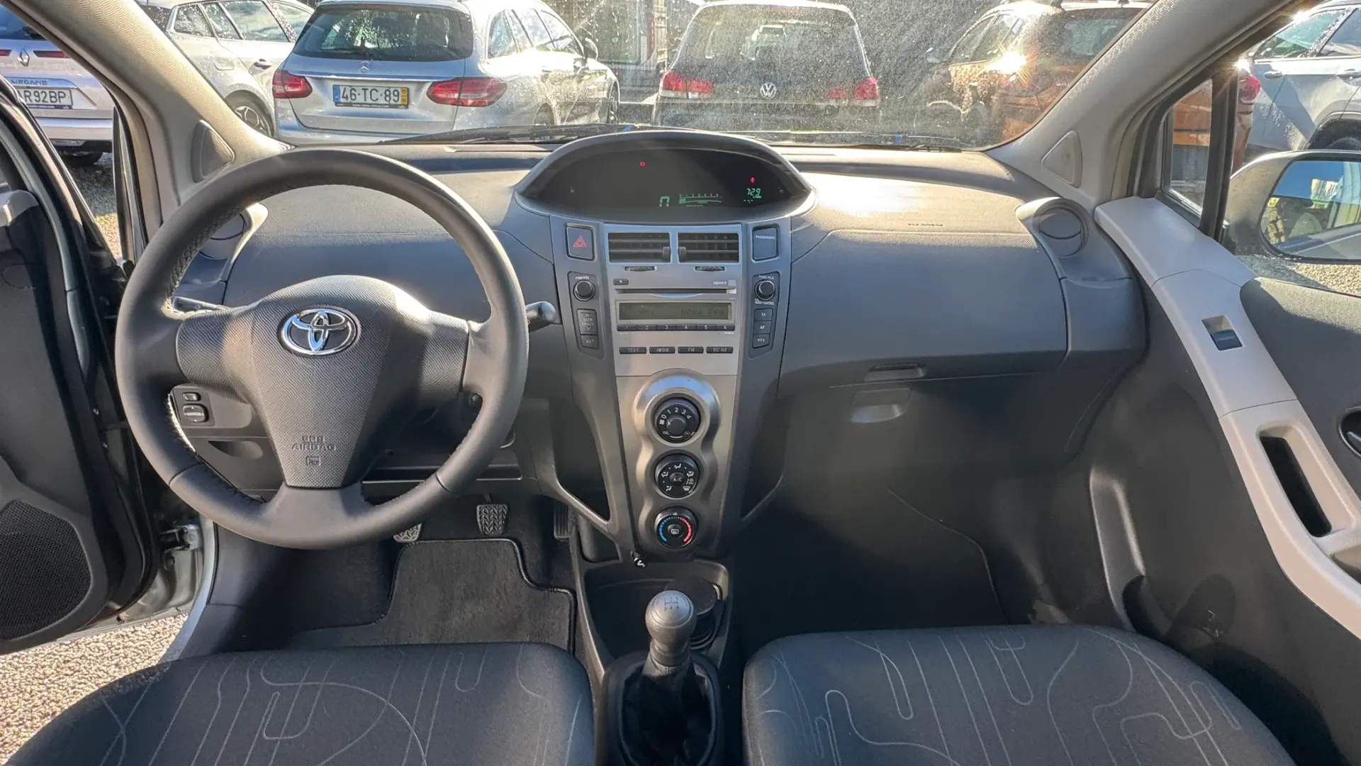 Toyota Yaris 1.0 VVT-i Comfort+AC 26