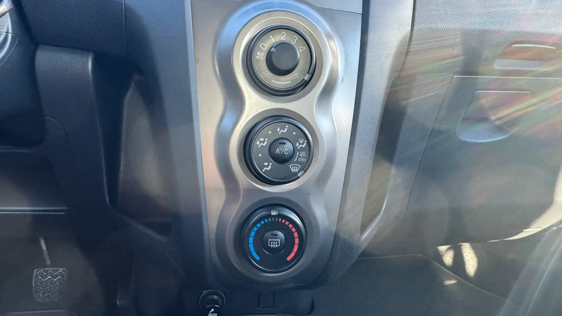 Toyota Yaris 1.0 VVT-i Comfort+AC 32