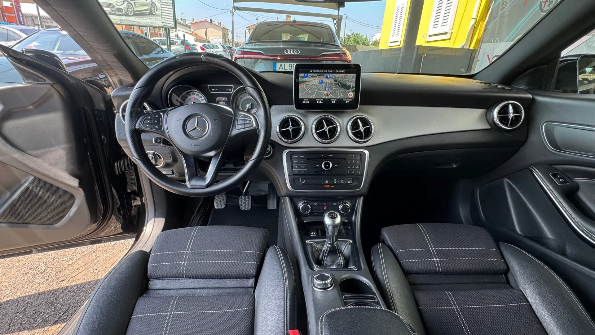 Mercedes-Benz CLA 200 d Shooting Brake Urban 33