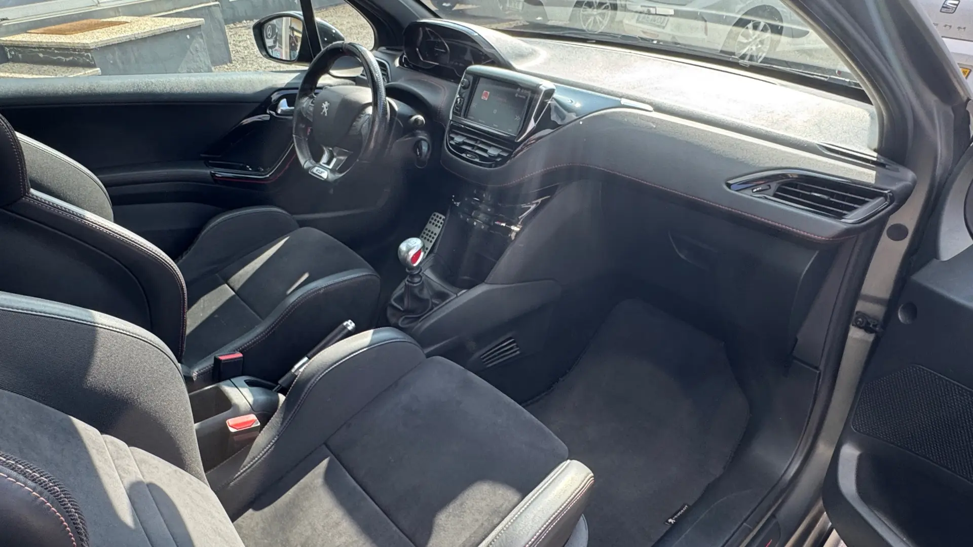 Peugeot 208 1.6 e-THP GTi by Sport 24