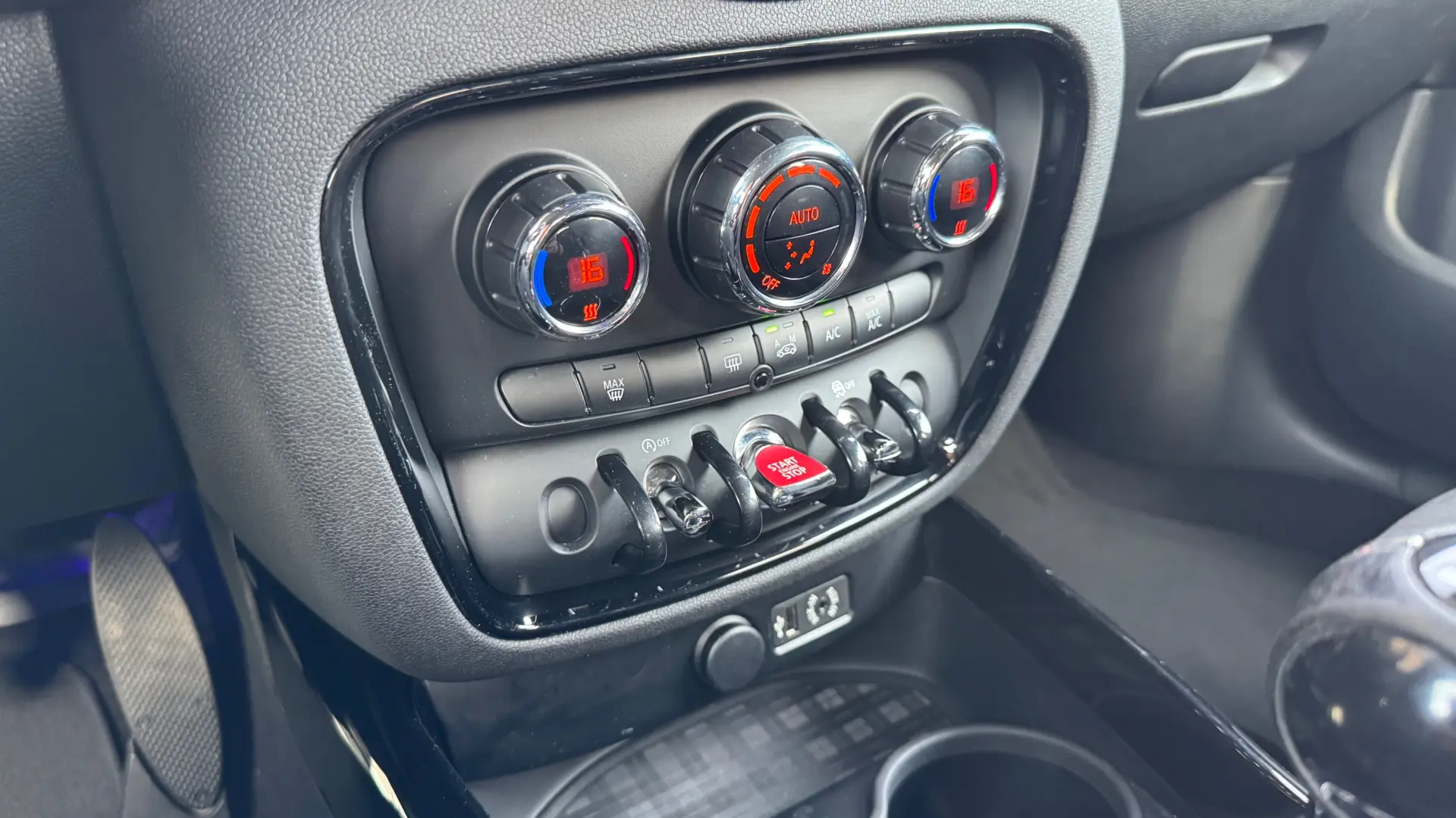 MINI Clubman One D Sport Edition 34