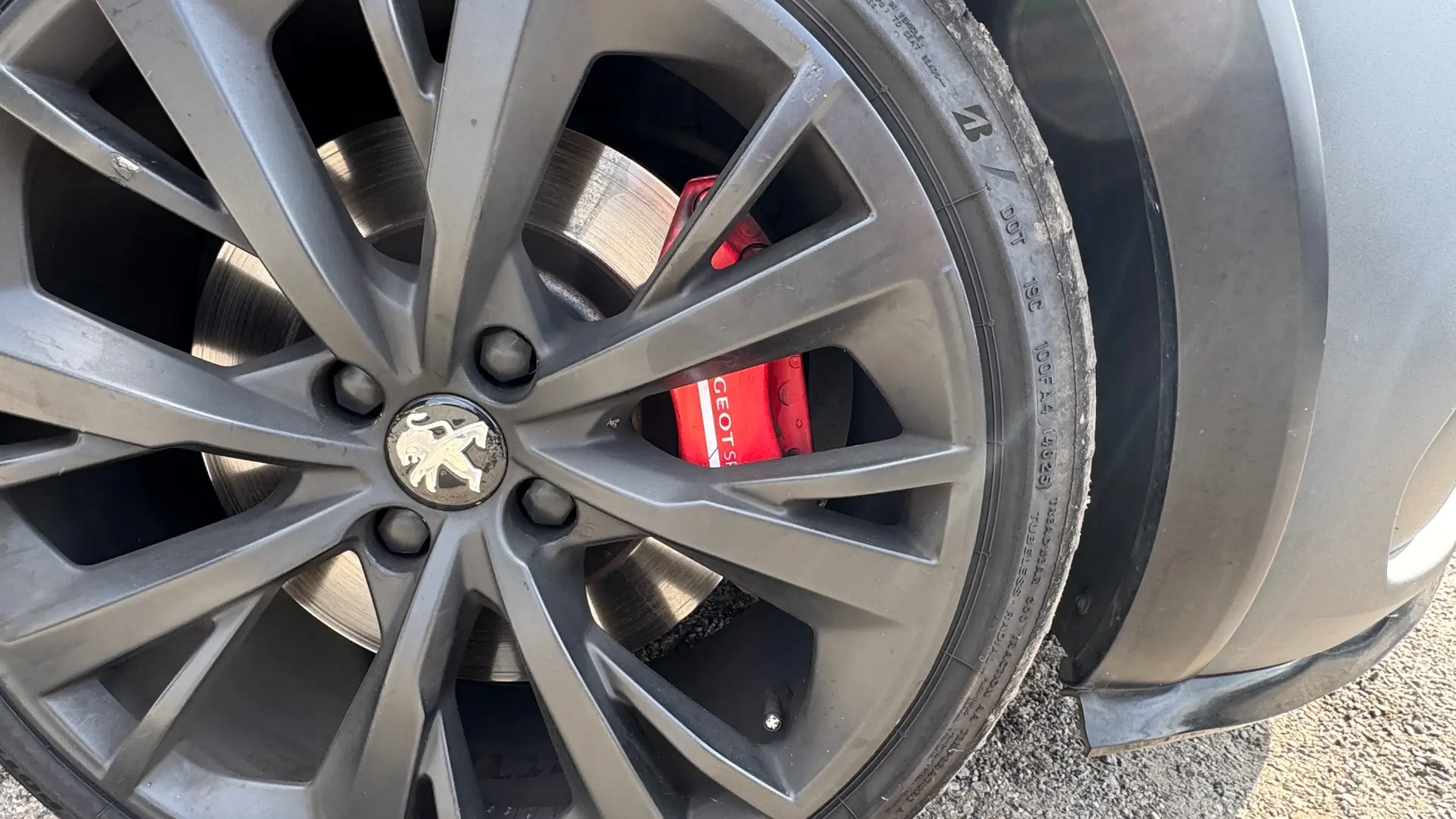 Peugeot 208 1.6 e-THP GTi by Sport 15