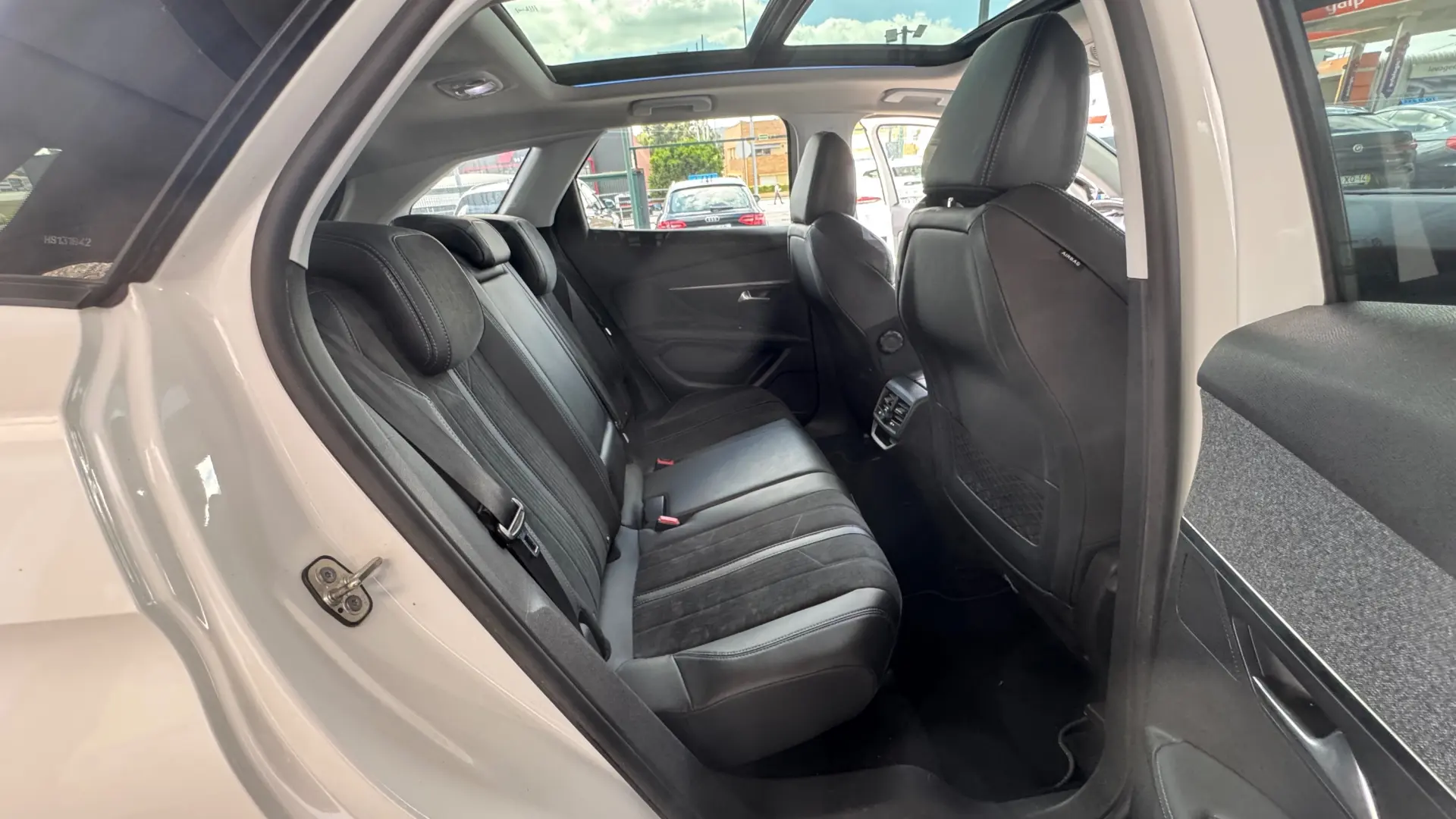 Peugeot 3008 2.0 BlueHDi Allure J18 28