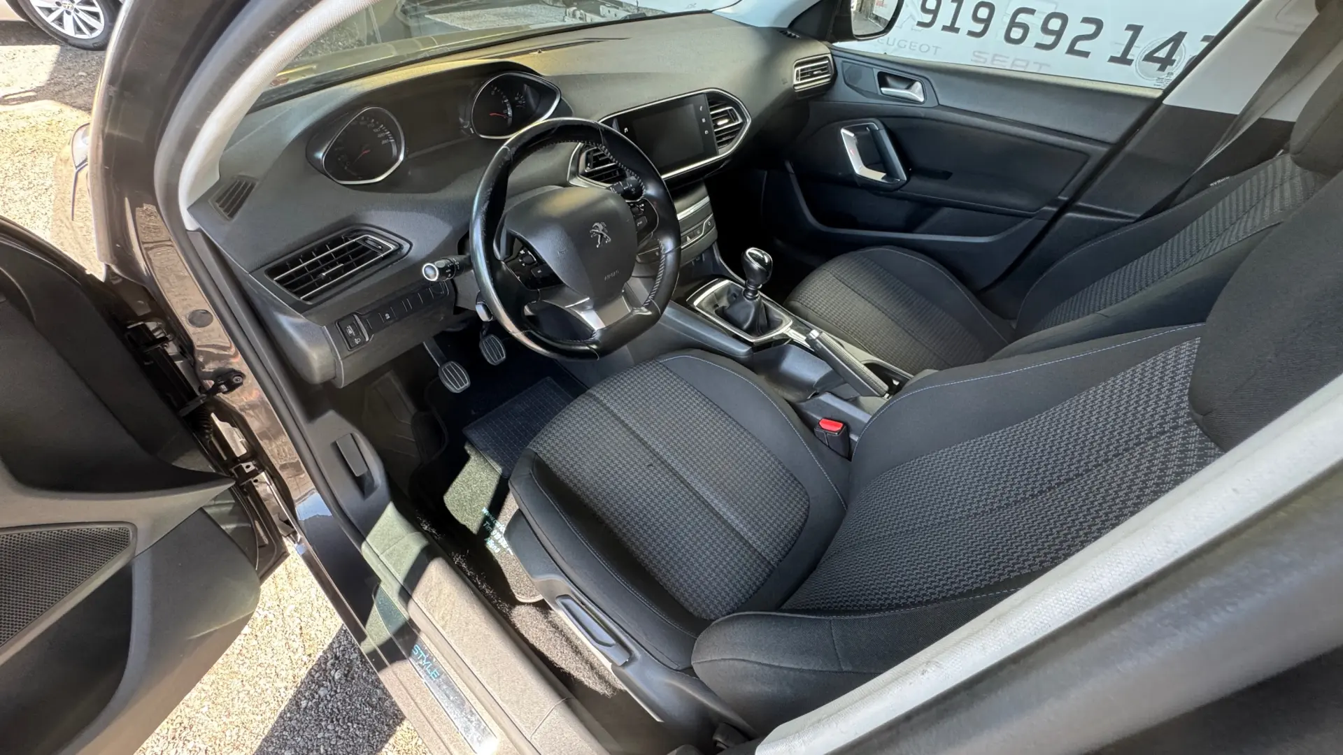 Peugeot 308 SW 1.5 BlueHDi Style 14