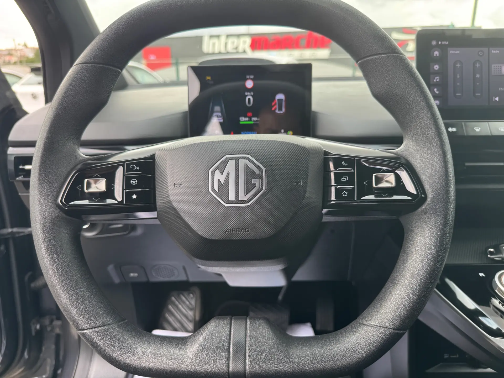 MG MG4 51 kWh Standard 41