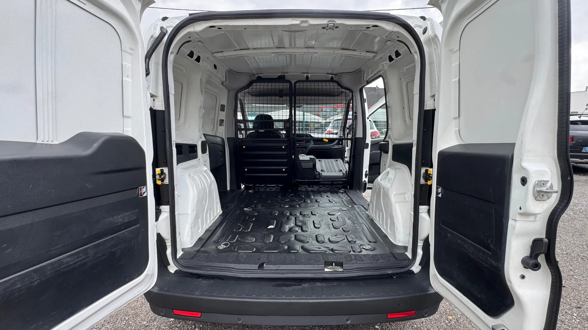 Fiat Doblo 1.3 Multijet 23