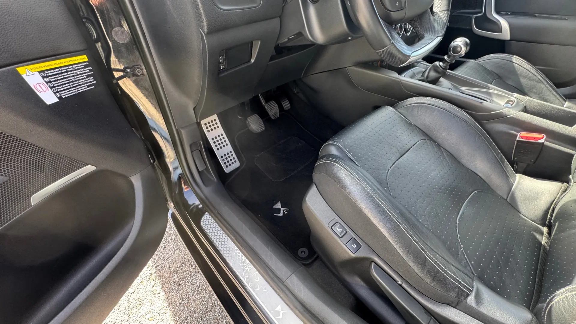 Citroen DS4 1.6 e-HDi So Chic 15