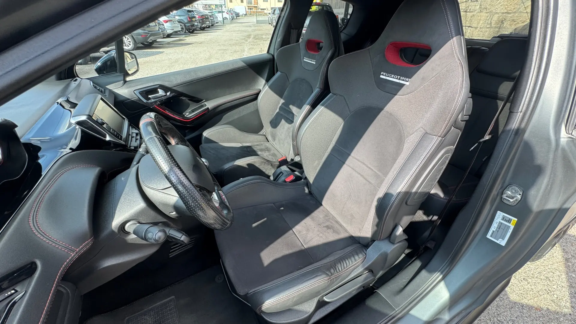 Peugeot 208 1.6 e-THP GTi by Sport 18