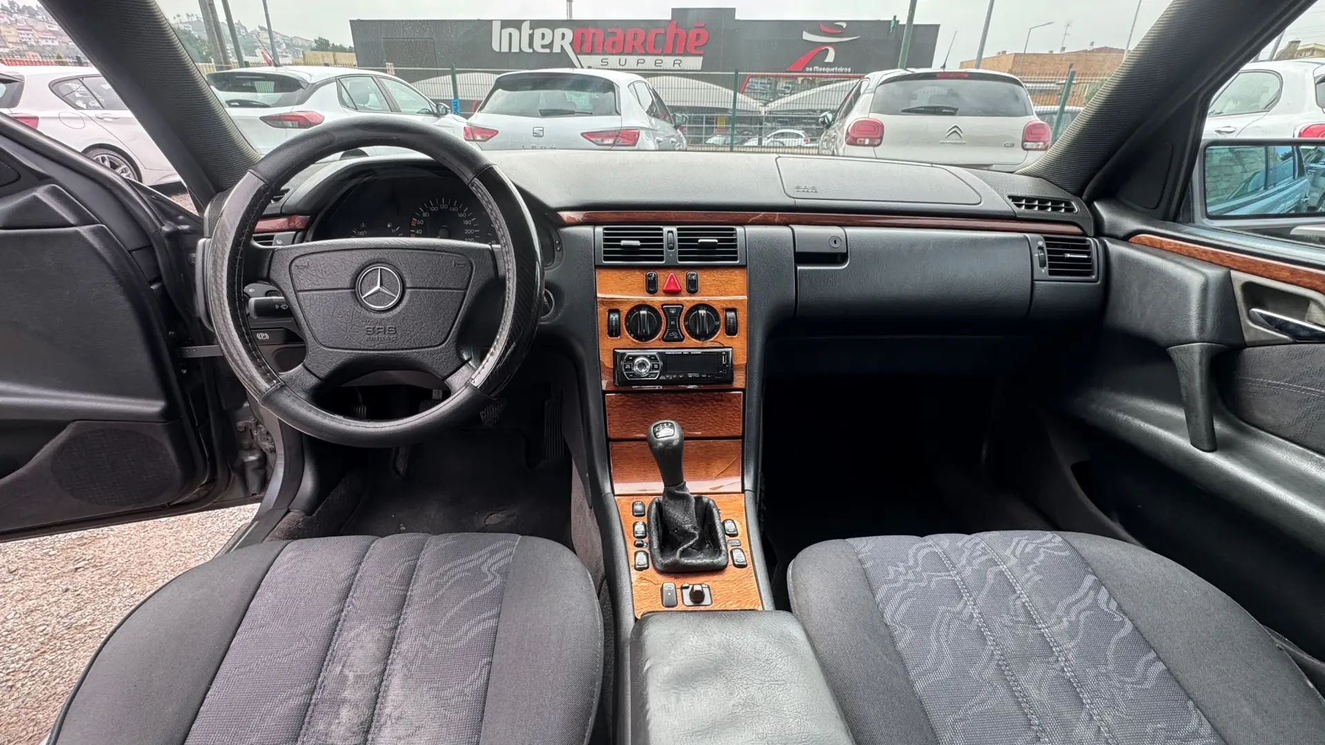 Mercedes-Benz E 220 CDI Classic 11