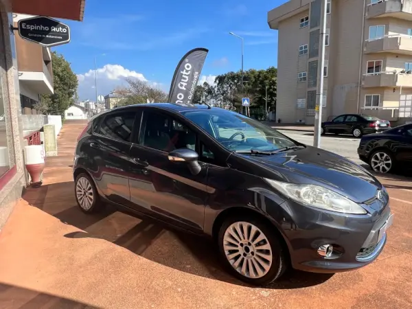 Ford Fiesta 1.6 TDCi Titanium 12