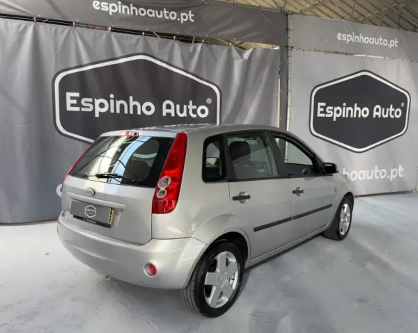 Ford Fiesta 1.25 Ghia 2