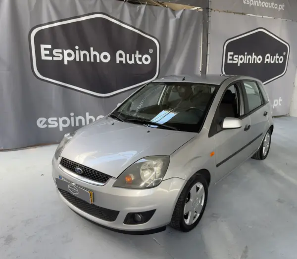 Ford Fiesta 1.25 Ghia 10