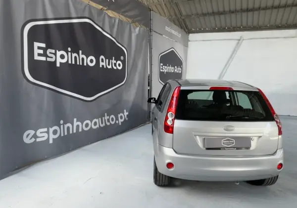 Ford Fiesta 1.25 Ghia 12