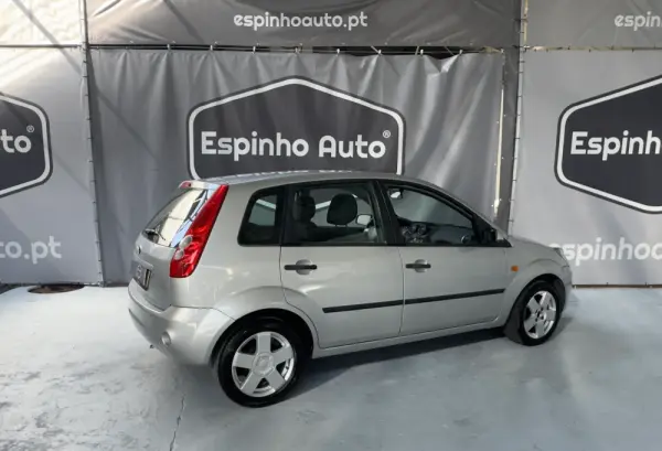 Ford Fiesta 1.25 Ghia 13