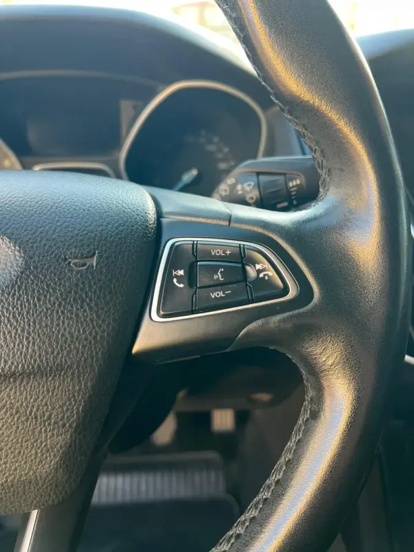 Ford Focus 1.0 EcoBoost Titanium 7