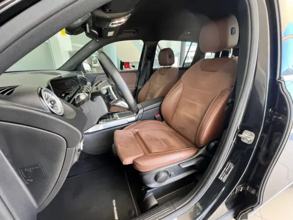 Mercedes-Benz GLB 180 d AMG Line 4