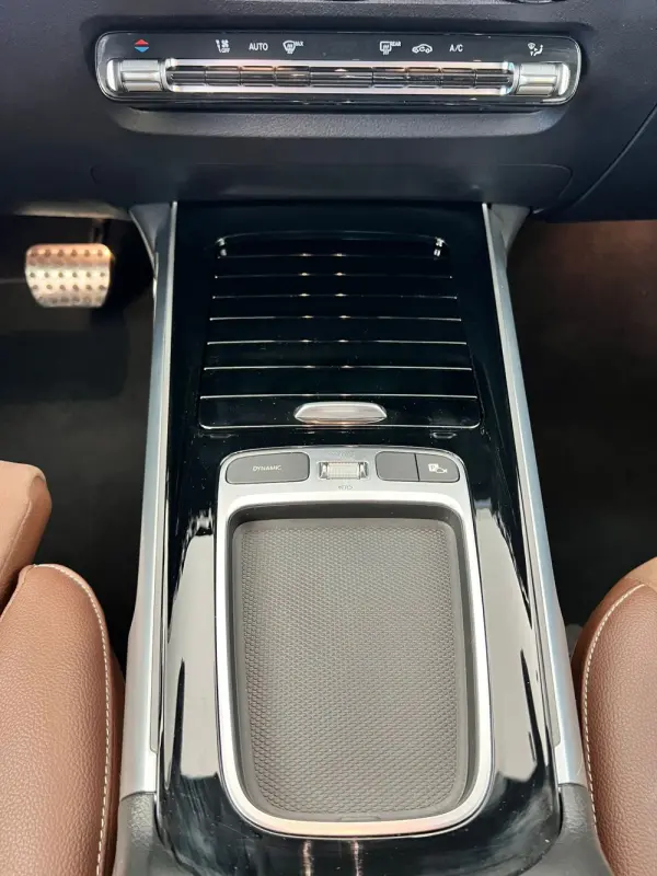 Mercedes-Benz GLB 180 d AMG Line 15
