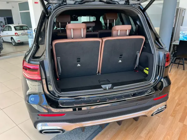 Mercedes-Benz GLB 180 d AMG Line 19