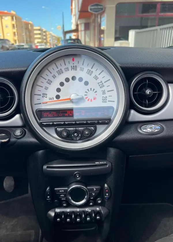 MINI Cabrio Cooper D 13