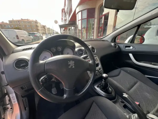 Peugeot 308 SW 1.6 HDi SE Navteq CVM6 7