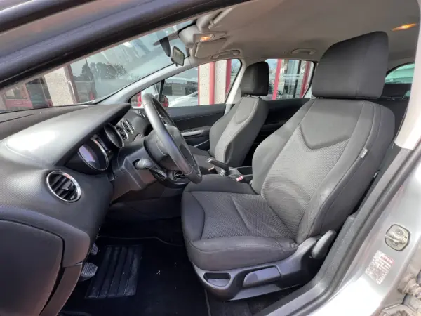 Peugeot 308 SW 1.6 HDi SE Navteq CVM6 8