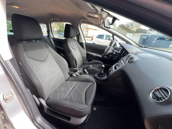Peugeot 308 SW 1.6 HDi SE Navteq CVM6 12