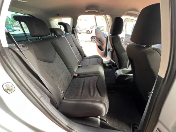 Peugeot 308 SW 1.6 HDi SE Navteq CVM6 13