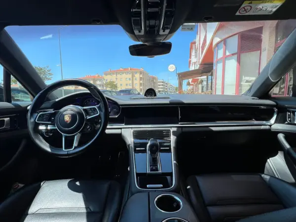 Porsche Panamera Sport Turismo ST 4 E-Hybrid 9